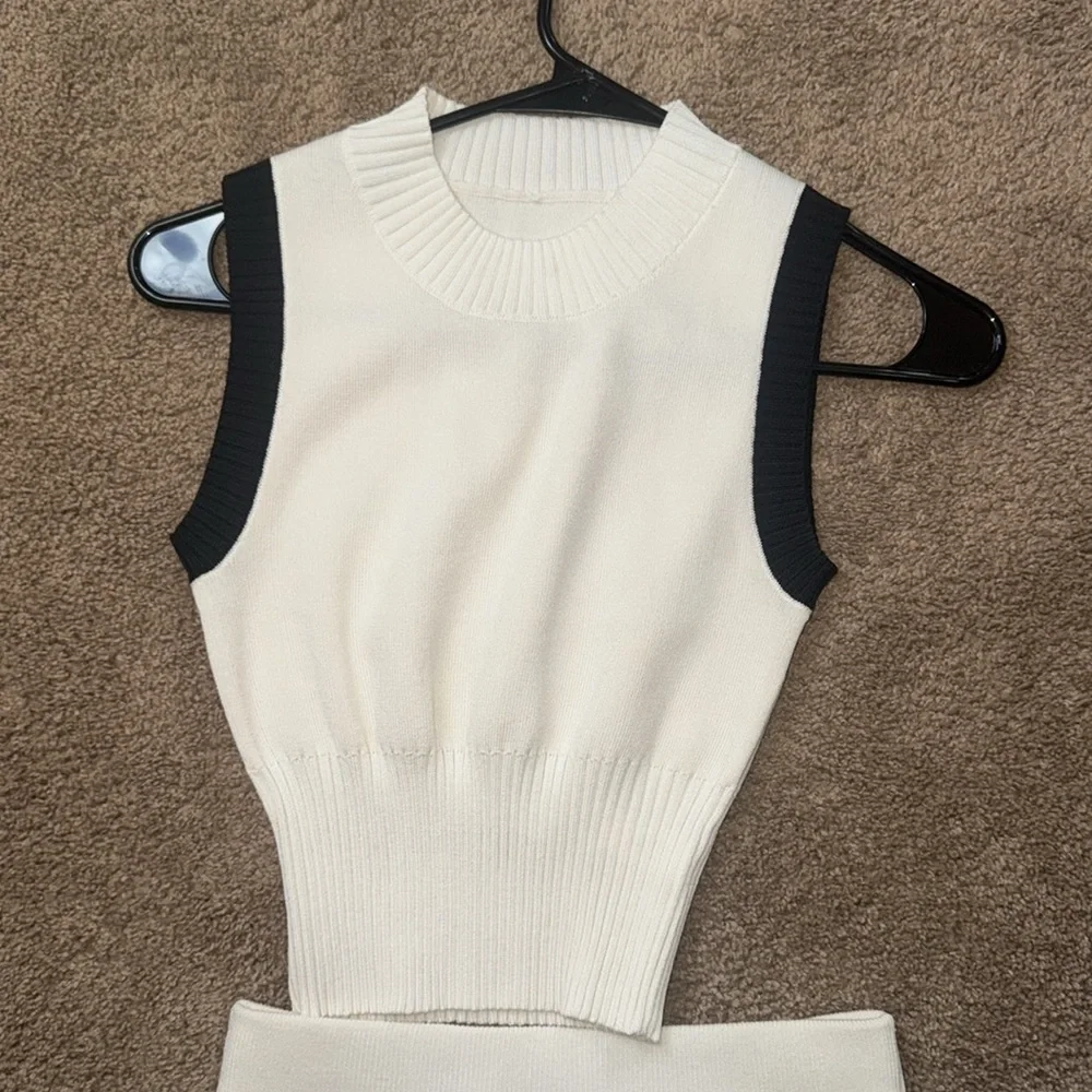 EUC Women's Commense Size XS Contrast Trim Mini Skirt Set Cream White Black - Picture 2 of 9